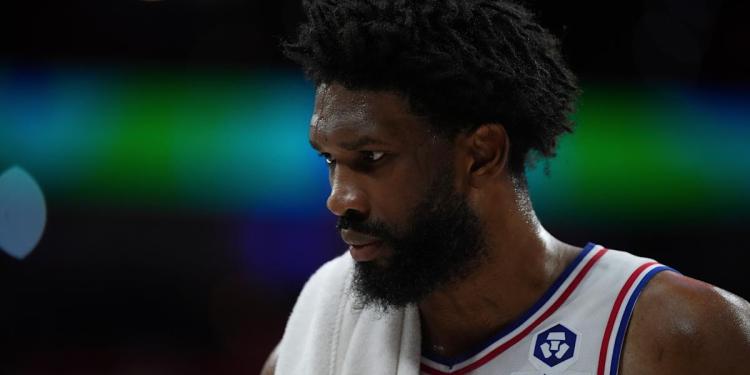 Joel Embiid sits out 4th quarter as Sixers lose to Nets, team considering ‘alternative options’ on injured knee Joel Embiid sits out 4th quarter as Sixers lose to Nets, team considering ‘alternative options’ on injured knee