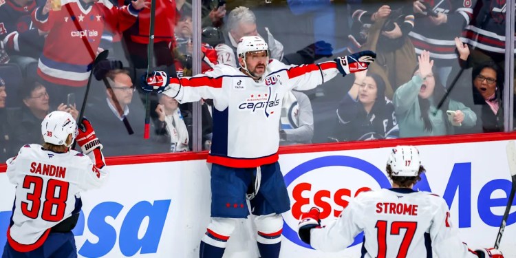 Alex Ovechkin scores goal No. 891, moves to within 4 of breaking Wayne Gretzky’s NHL record of 894 Alex Ovechkin scores goal No. 891, moves to within 4 of breaking Wayne Gretzky’s NHL record of 894