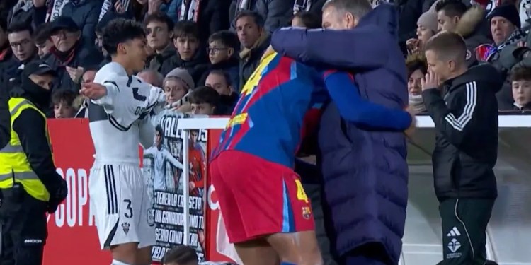 Ronald Araujo Discusses Celebration with Hansi Flick After Barcelona Return Ronald Araujo Discusses Celebration with Hansi Flick After Barcelona Return