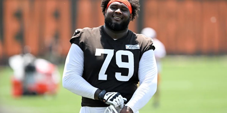 Browns Restructure Veteran’s Contract
Implications for Player’s Future Unclear Browns Restructure Veteran’s Contract
Implications for Player’s Future Unclear