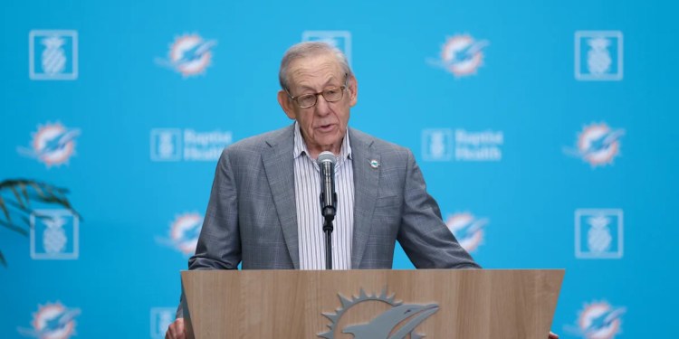 Dolphins Receive High Marks in NFLPA Report Cards Dolphins Receive High Marks in NFLPA Report Cards