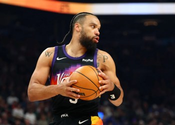 Suns’ Dillon Brooks out with broken hand Suns’ Dillon Brooks out with broken hand