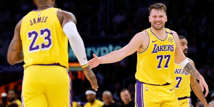 Luka Dončić’s off shooting night doesn’t matter as LeBron James scores 33, Lakers win 4th straight Luka Dončić’s off shooting night doesn’t matter as LeBron James scores 33, Lakers win 4th straight