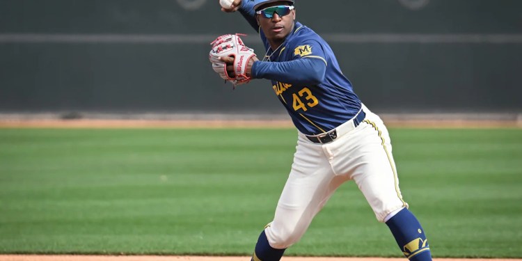 Brewers Defeat Mariners in Spring Game Brewers Defeat Mariners in Spring Game