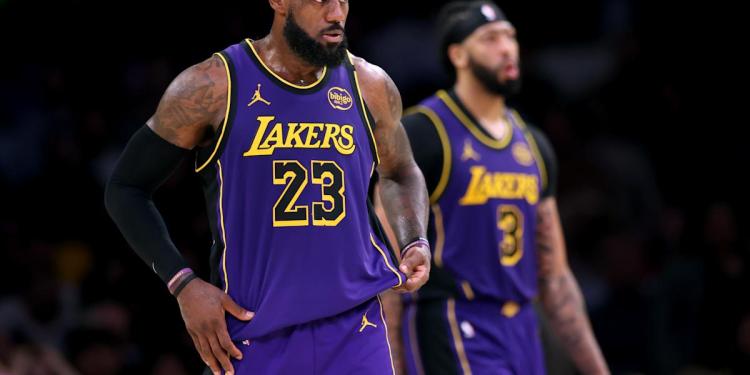 Lakers’ and Clippers’ Saturday games postponed due to Los Angeles wildfires Lakers’ and Clippers’ Saturday games postponed due to Los Angeles wildfires