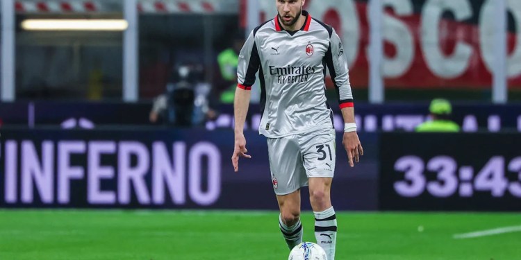 Chelsea targets €40m AC Milan defender Chelsea targets €40m AC Milan defender