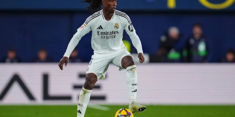 Liverpool and Arsenal compete to sign midfielder Liverpool and Arsenal compete to sign midfielder