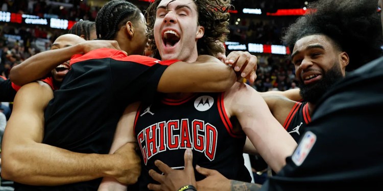 Lakers take worst loss of season after LeBron James turnover sparks preposterous Bulls comeback, Josh Giddey halfcourt buzzer-beater Lakers take worst loss of season after LeBron James turnover sparks preposterous Bulls comeback, Josh Giddey halfcourt buzzer-beater