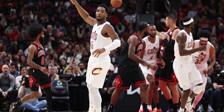 Donovan Mitchell leads Cavaliers past Bulls to keep undefeated 12-0 start intact Donovan Mitchell leads Cavaliers past Bulls to keep undefeated 12-0 start intact