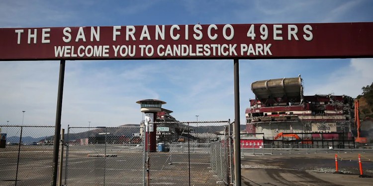 History of Candlestick Park and the 49ers History of Candlestick Park and the 49ers