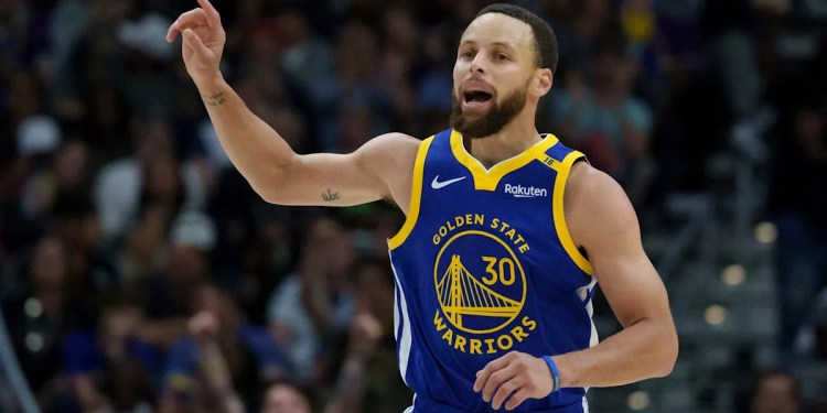 Stephen Curry scores 52 points, hits 12 3-pointers in Warriors’ 134-125 win over Grizzlies Stephen Curry scores 52 points, hits 12 3-pointers in Warriors’ 134-125 win over Grizzlies