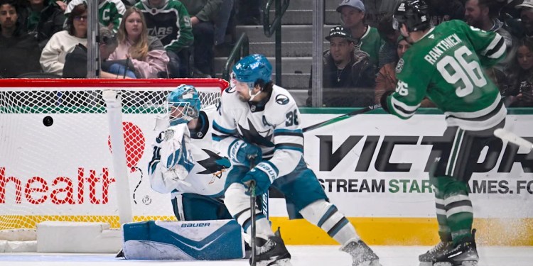 Stars Beat Sharks 4-1 Stars Beat Sharks 4-1