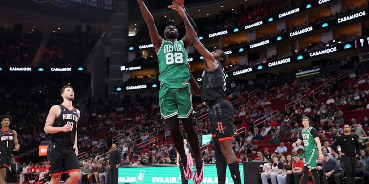 Neemias Queta Competes for Starting Center Position Neemias Queta Competes for Starting Center Position