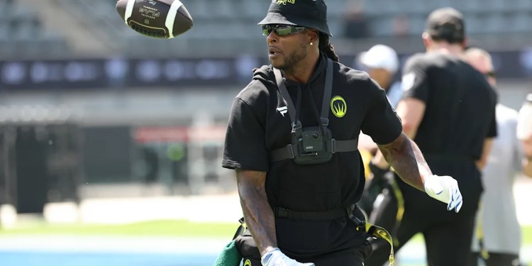 Davante Adams expresses interest in playing with Joe Burrow Davante Adams expresses interest in playing with Joe Burrow