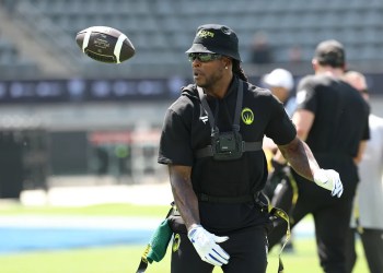 Davante Adams expresses interest in playing with Joe Burrow Davante Adams expresses interest in playing with Joe Burrow