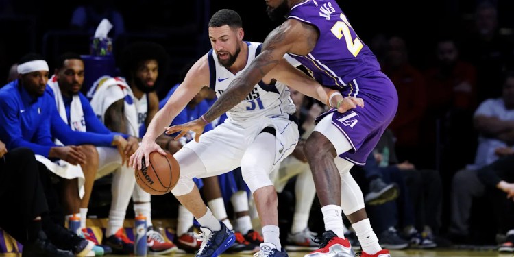 Lakers Achieve Defensive Success Through Unconventional Methods Lakers Achieve Defensive Success Through Unconventional Methods