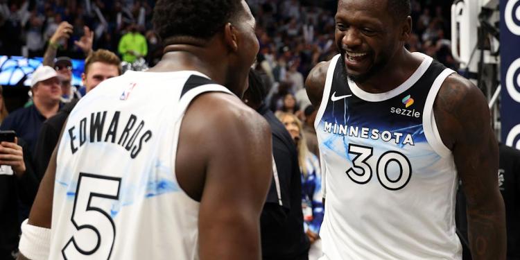 Julius Randle drills wild buzzer-beater to lift Timberwolves past Suns Julius Randle drills wild buzzer-beater to lift Timberwolves past Suns