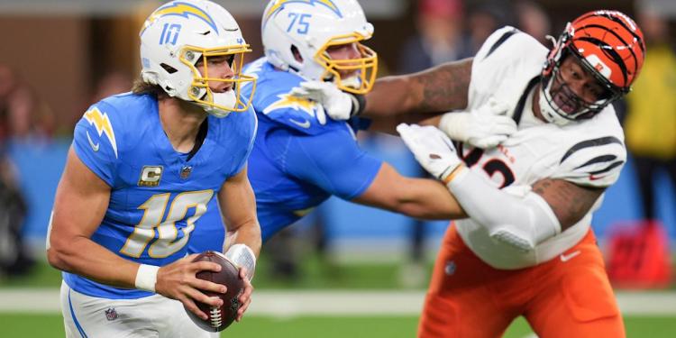 Bengals-Chargers: Justin Herbert leads winning drive after L.A. blew a 21-point lead to beat Cincinnati 34-27 Bengals-Chargers: Justin Herbert leads winning drive after L.A. blew a 21-point lead to beat Cincinnati 34-27