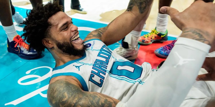 Hornets win overtime play-in game against Heat Hornets win overtime play-in game against Heat