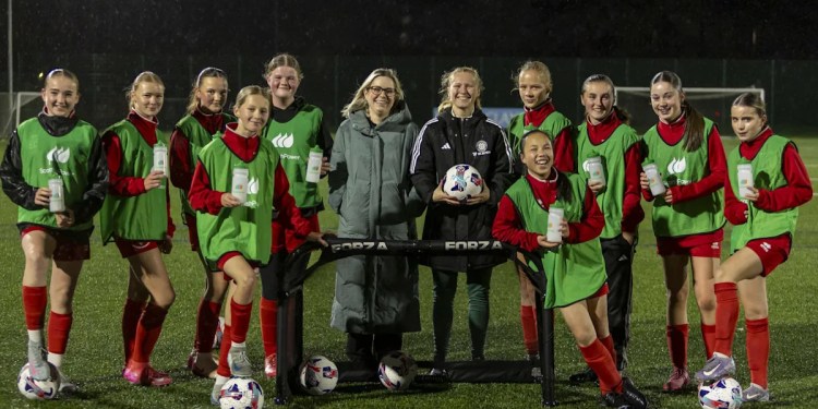 ScottishPower and Morgan Cross Donate Equipment to Dunfermline U14s ScottishPower and Morgan Cross Donate Equipment to Dunfermline U14s