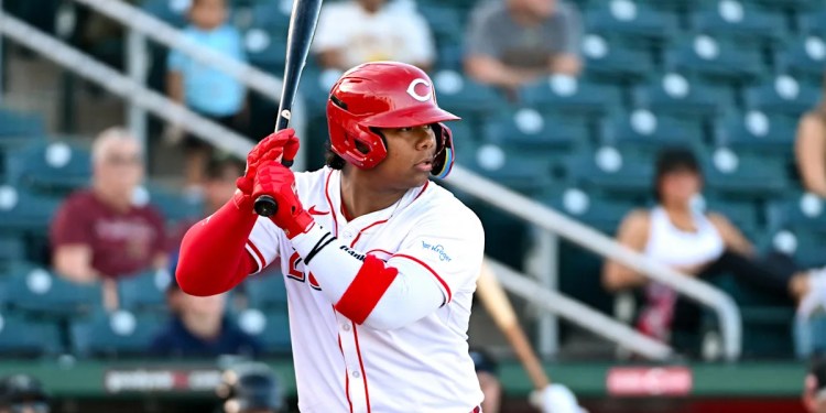 Reds Defeat Giants with Strong Performances by Duno and Arroyo Reds Defeat Giants with Strong Performances by Duno and Arroyo