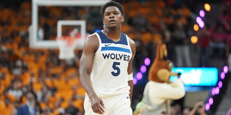 Timberwolves Win Game 1 Against Spurs, 104-102 Timberwolves Win Game 1 Against Spurs, 104-102