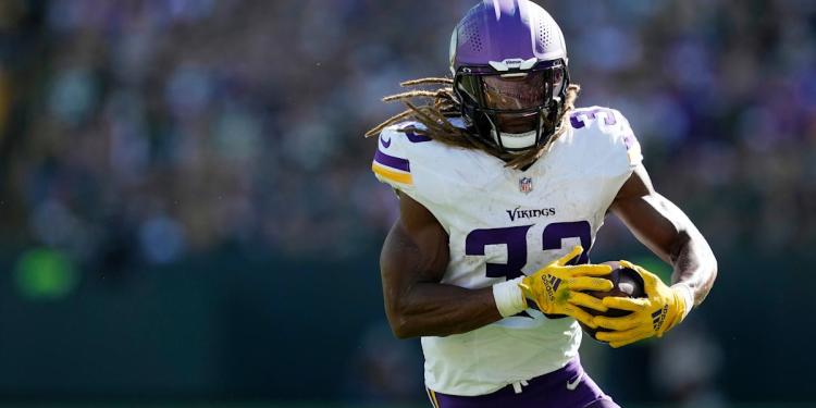 Fantasy Football Trade Analyzer: Why now's the time to acquire these injured RBs Fantasy Football Trade Analyzer: Why now's the time to acquire these injured RBs