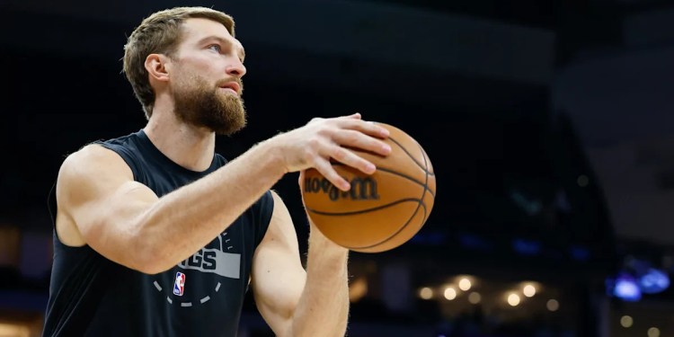 Kings’ Domantas Sabonis Out 4-5 Weeks Due to Knee Injury Kings’ Domantas Sabonis Out 4-5 Weeks Due to Knee Injury