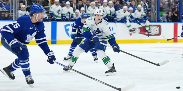 Canucks Lose to Maple Leafs 5-0, Extend Losing Streak to Six Canucks Lose to Maple Leafs 5-0, Extend Losing Streak to Six
