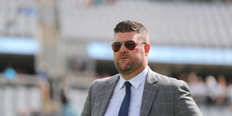 Dolphins Hire Jon Robinson from Titans as New GM Dolphins Hire Jon Robinson from Titans as New GM