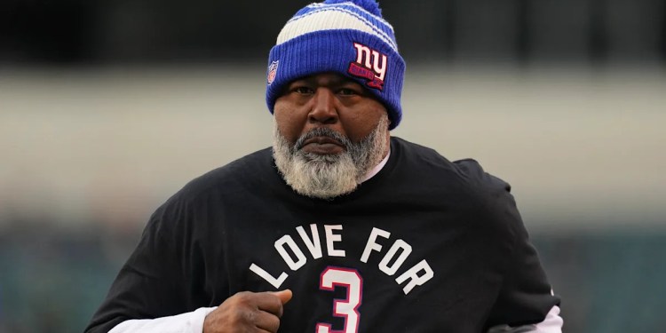 Giants Dismiss Assistant Defensive Line Coach Bryan Cox Giants Dismiss Assistant Defensive Line Coach Bryan Cox