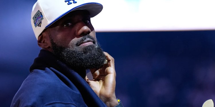 LeBron James out 3-4 weeks with sciatica
Will miss Lakers’ opening night LeBron James out 3-4 weeks with sciatica
Will miss Lakers’ opening night