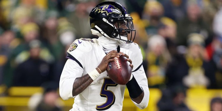 Tyler Huntley throws touchdown pass, Ravens lead 34-24 Tyler Huntley throws touchdown pass, Ravens lead 34-24