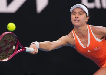 Iva Jovic defeats Jasmine Paolini at Australian Open Iva Jovic defeats Jasmine Paolini at Australian Open