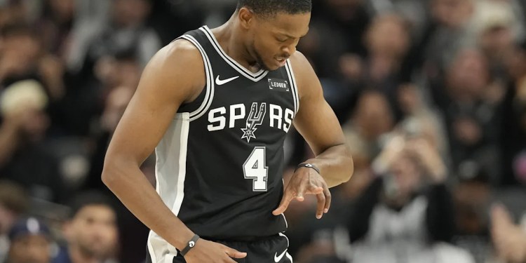 De’Aaron Fox replaces Giannis Antetokounmpo in All-Star game De’Aaron Fox replaces Giannis Antetokounmpo in All-Star game