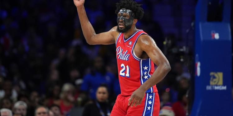 Joel Embiid scores 34 in return to 76ers’ lineup after missing 1 game with sinus fracture Joel Embiid scores 34 in return to 76ers’ lineup after missing 1 game with sinus fracture