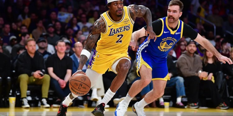 Lakers defeat Warriors for third consecutive win Lakers defeat Warriors for third consecutive win
