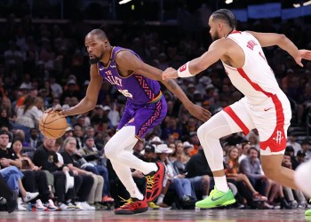 Suns star Kevin Durant leaves loss to Rockets early after rolling ankle, scuffle with Dillon Brooks Suns star Kevin Durant leaves loss to Rockets early after rolling ankle, scuffle with Dillon Brooks
