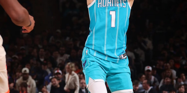 Hornets Defeat Heat in OT, 127-126 Hornets Defeat Heat in OT, 127-126