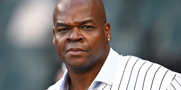 Frank Thomas Criticizes White Sox for Black History Month Oversight Frank Thomas Criticizes White Sox for Black History Month Oversight