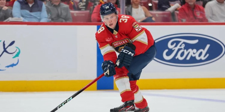 Devine performs well in NHL debut
Bobrovsky recovers in recent game Devine performs well in NHL debut
Bobrovsky recovers in recent game