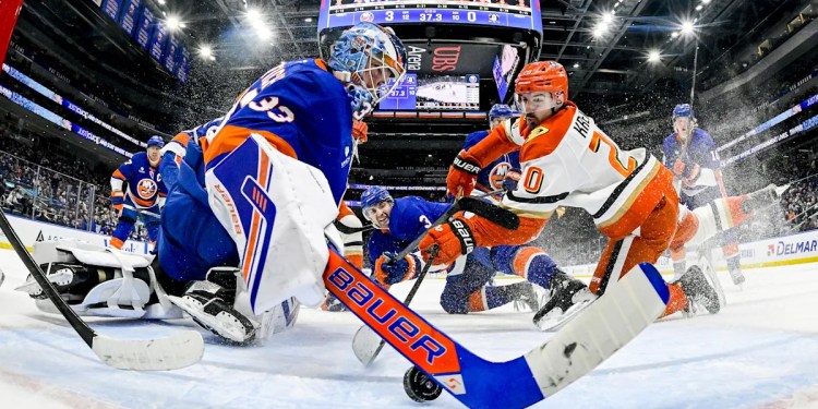 Islanders Prepare for Game Against Anaheim Islanders Prepare for Game Against Anaheim