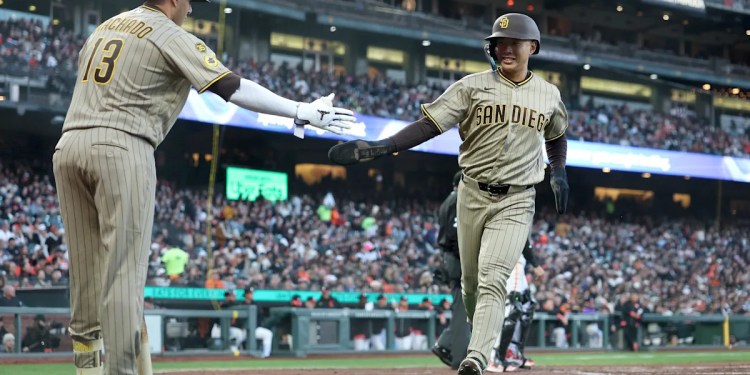 Padres Win to Set Up Deciding Game
Sung-Mun Song Impresses in MLB Debut Padres Win to Set Up Deciding Game
Sung-Mun Song Impresses in MLB Debut