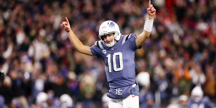 Maye and Henderson Increase Patriots’ Lead to 21-7 Maye and Henderson Increase Patriots’ Lead to 21-7