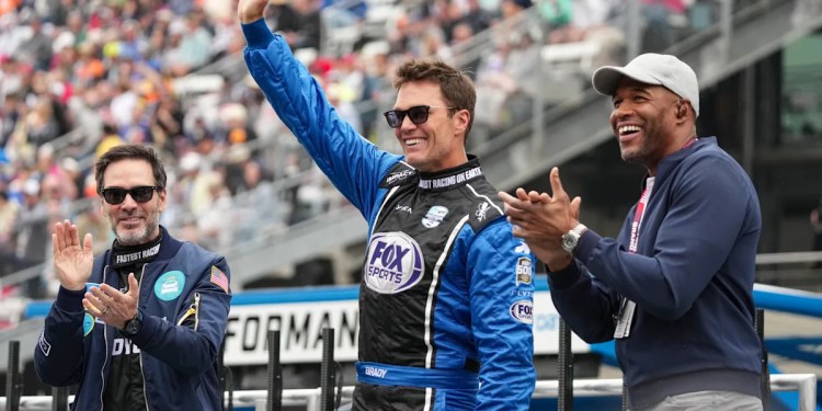 Tom Brady booed at Indy 500 by Colts fans still upset about the Patriots' dominance Tom Brady booed at Indy 500 by Colts fans still upset about the Patriots' dominance