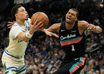 Spurs Defeat Bucks 127-95; Castle Records Triple-Double Spurs Defeat Bucks 127-95; Castle Records Triple-Double