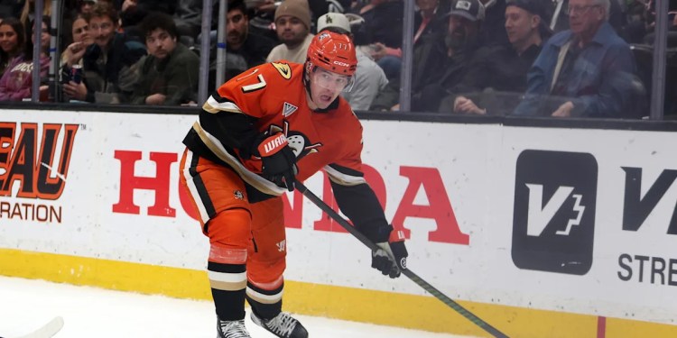 Frank Vatrano Discusses Shoulder Injury and Season Challenges Frank Vatrano Discusses Shoulder Injury and Season Challenges