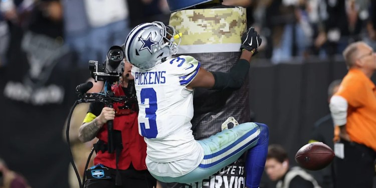 Stephen Jones: George Pickens benched for missing team bus Stephen Jones: George Pickens benched for missing team bus