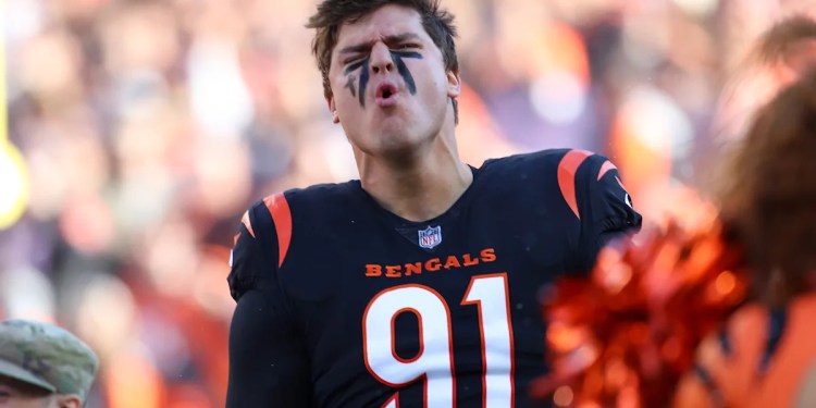 Bengals, Trey Hendrickson reportedly resume contract negotiations after edge rusher skipped minicamp Bengals, Trey Hendrickson reportedly resume contract negotiations after edge rusher skipped minicamp