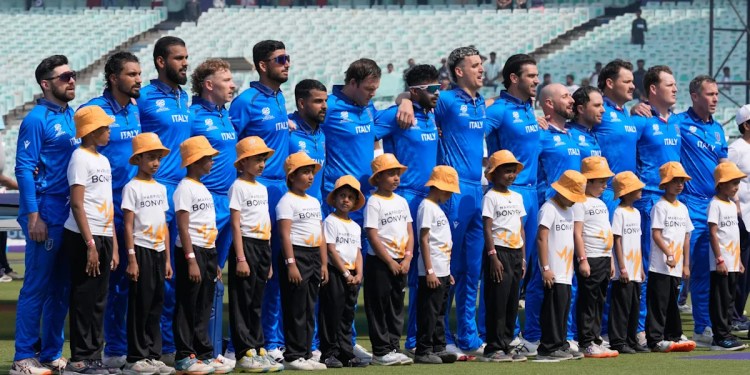 Italy wins toss and chooses to field against Scotland Italy wins toss and chooses to field against Scotland